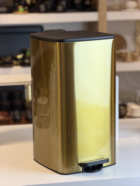 سطل مطبخ دعسة ٣٠ لتر دهبي