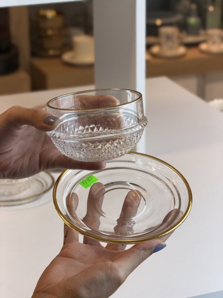 طقم ٦ + ٦ صحون مكسرات وحلو خط دهبي