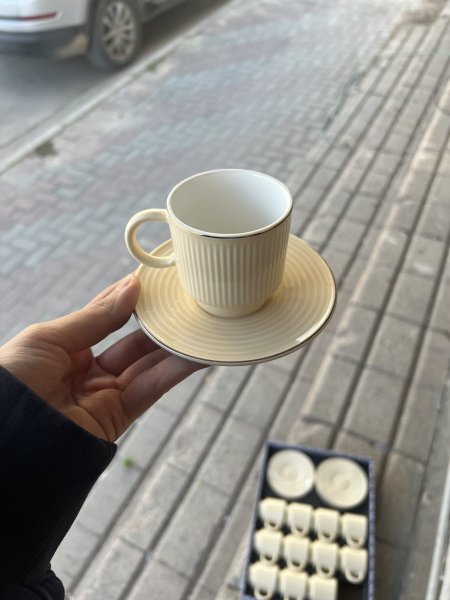 طقم ١٢ فنجان قهوه كلاسيك بيج