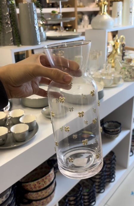 شاف عصير بزخرفة ببيونة مدهب